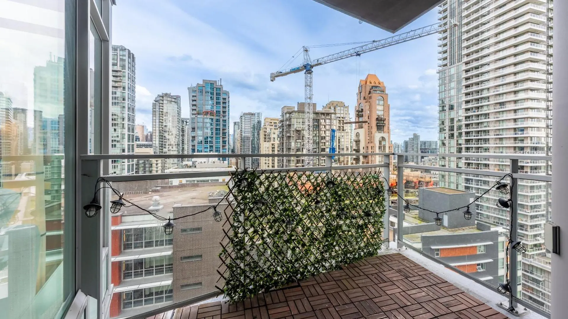 شقة Elegant Two Bedroom Retreat Breathtaking Ocean And Skyline Views فانكوفر كندا